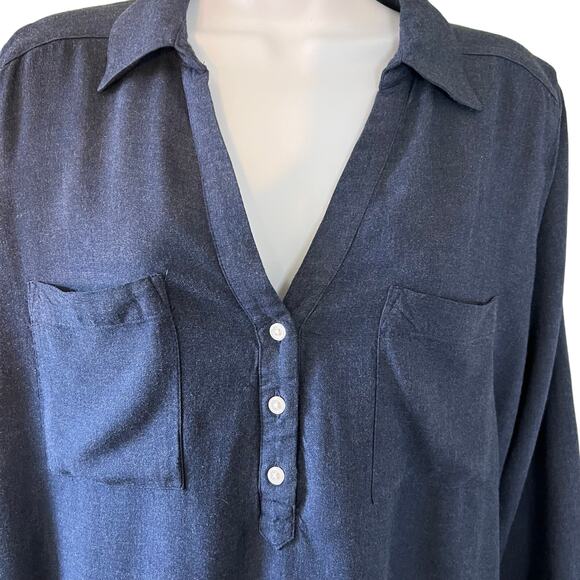 Ann Taylor LOFT Med Flannel, Long Sleeve Navy Blue V Neck Fall Top with pockets - Picture 5 of 5